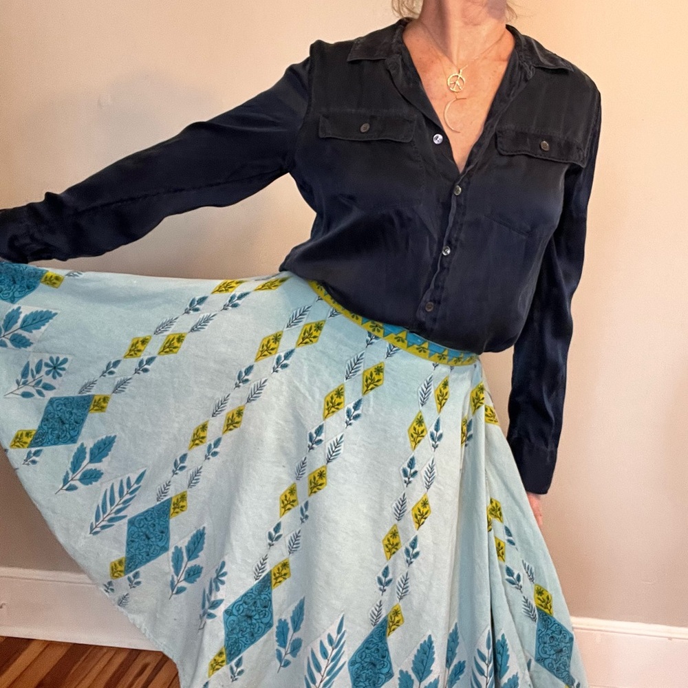 Vintage Anthropology Blue and Yellow Patterned Women's Skirt